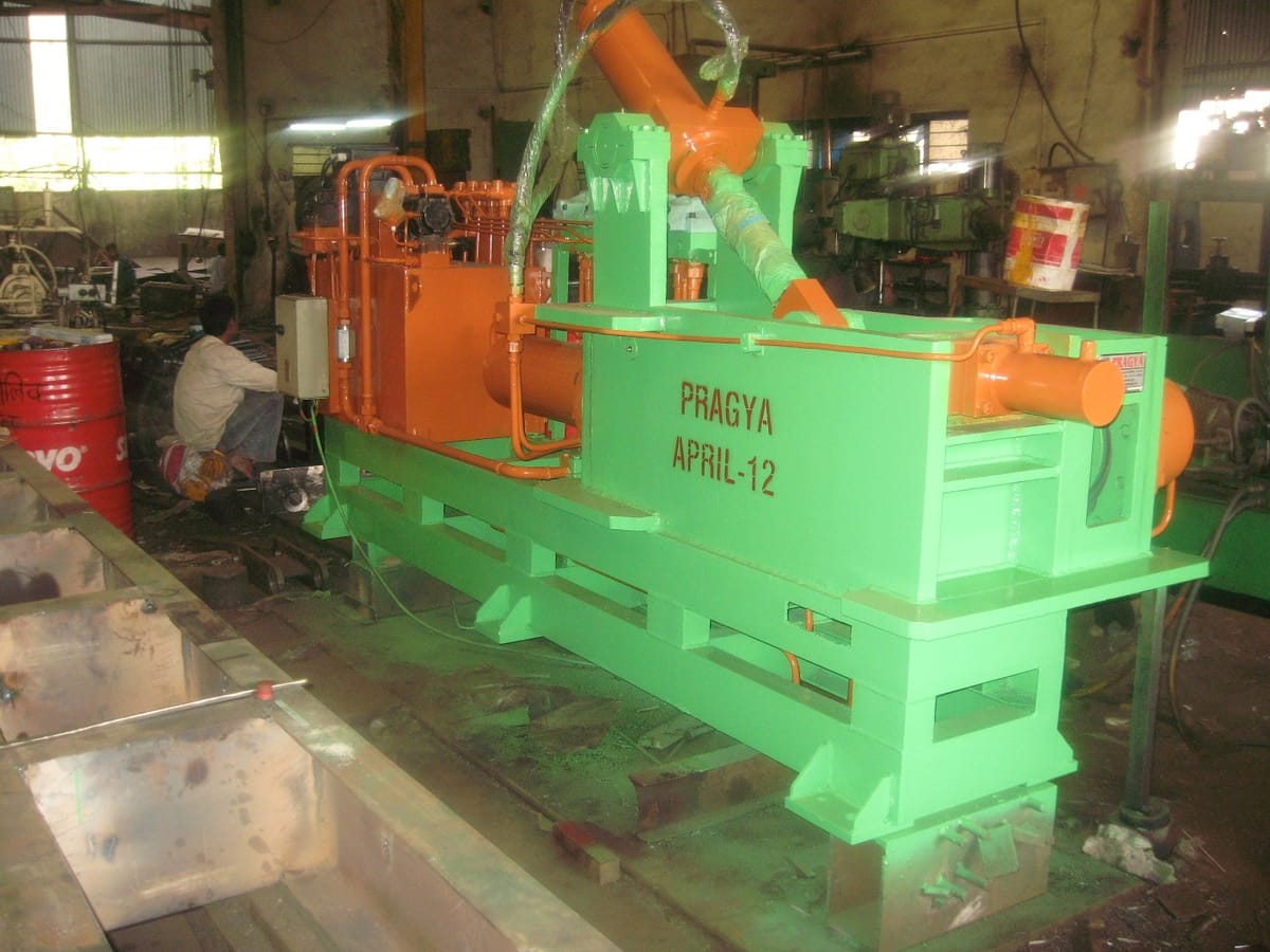 Baling Press Detail